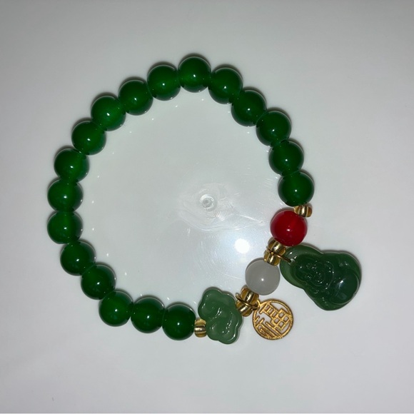 Green Jade Beaded Charm Bracelet with Gold Accents - Picture 4 of 5